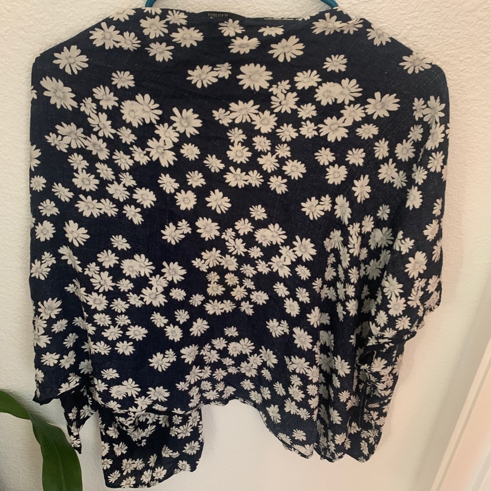 Forever 21 navy blue and white floral cardigan